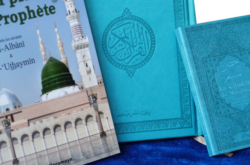 Coffret Cadeau Islam (pour homme) : Le Saint Coran (version Hafs en arabe)  + Chapelet + Tapis de prière + Mug personnalisé