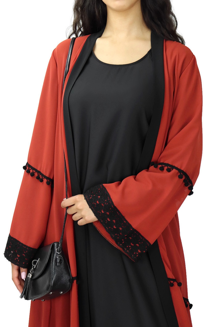 Gilet long (cardigan ou Kimono) en mousseline avec ceinture et broderies  (Plusieurs couleurs disponibles) - Prêt à porter et accessoires sur  Musulmane.fr