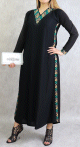 Abaya noire moderne de Dubai satinee avec broderies et echarpe assortie (Vetement oriental pudique pour femme)