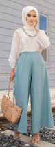 Ensemble Pantalon ample type Palazzo et Blouse avec collier assorti (Tenue Hijab casual pour femme voilee) - Couleur creme et vert amande