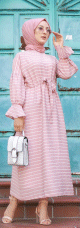 Robe longue a rayures avec ceinture pour femme voilee - Couleur rose poudre