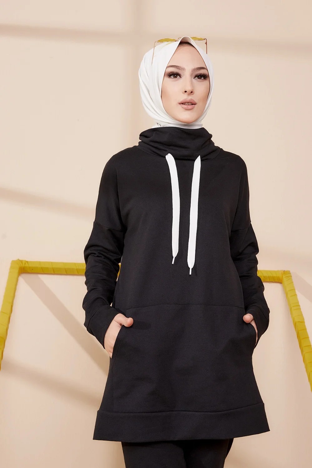 Ensemble décontracté tunique et pantalon (Tenue de Sport Hijab) - Couleur  noir - Prêt à porter et accessoires sur