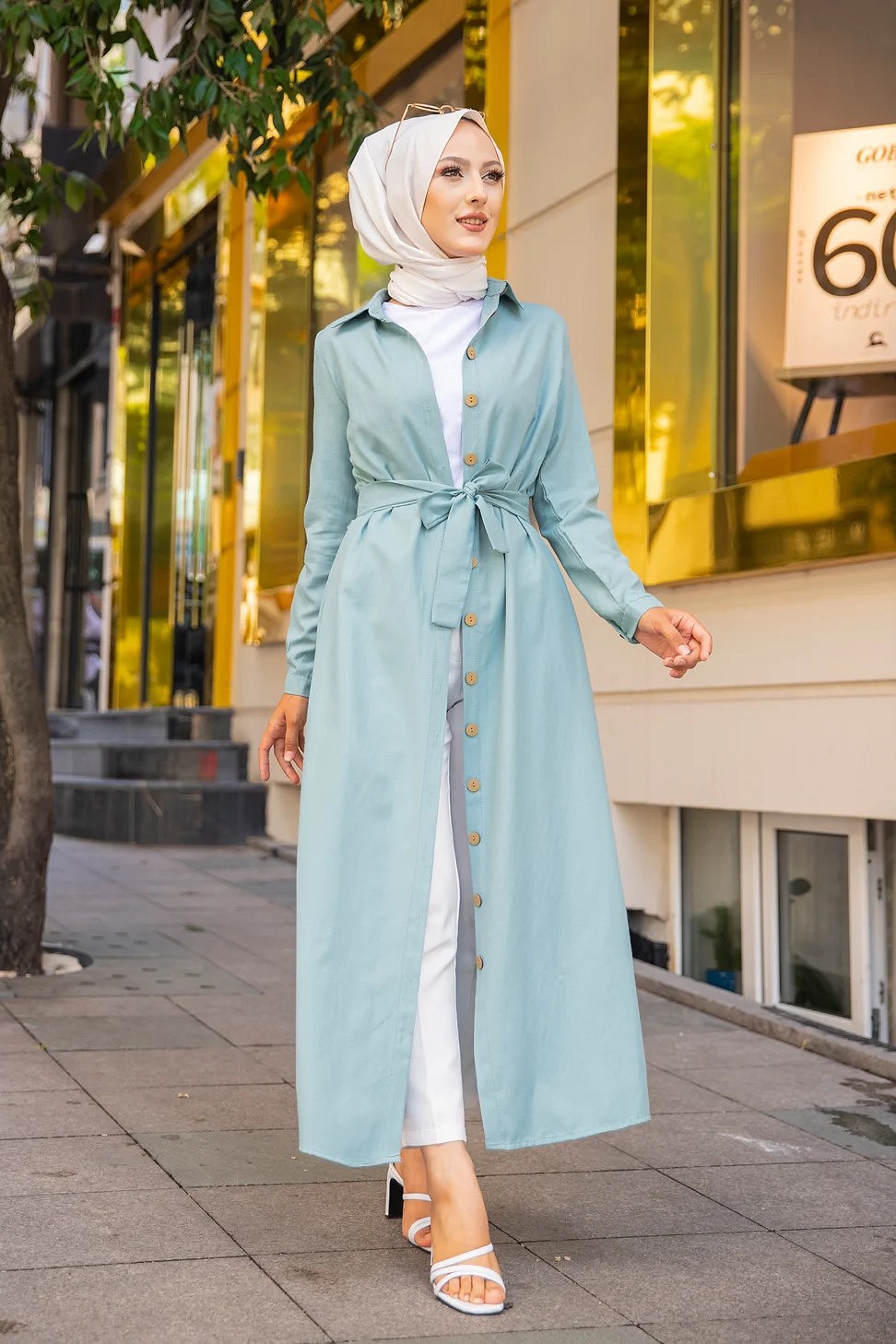 Ensemble Robe et Veste Gilet (Vetement femme voilée et Mode islamique) -  Couleur bleu roi - Prêt à porter et accessoires sur