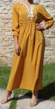 Robe longue feminine avec decoration ecailles dorees et pompons - Couleur jaune