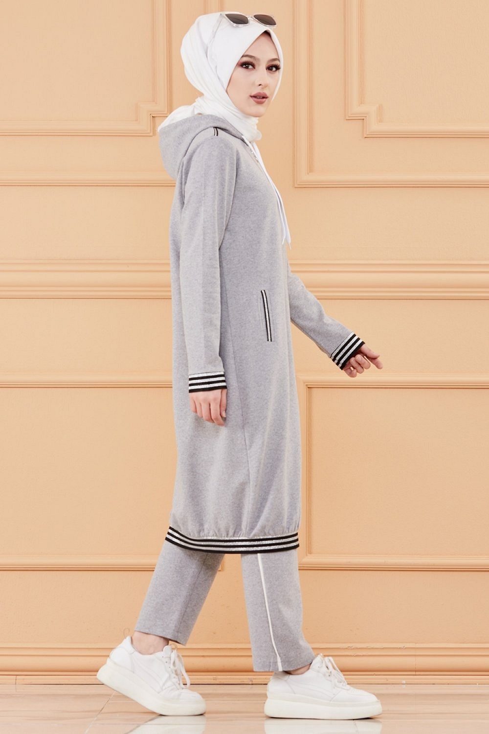 Amelis - Vêtement de sport (ensemble 2 pièces) pour femme musulmane  sportive - Couleur gris clair Sélectionner la taille XS