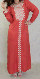 Robe longue pour femme avec broderies sur le devant les manches (Plusieurs couleurs disponibles)