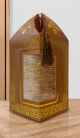 Boite doree avec pompon et son tapis assorti (idee coffrets cadeaux musulmans) - Couleur Marron